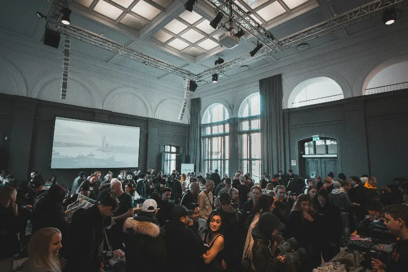 Pourquoi choisir un stand sur mesure pour vos salons à Abidjan ?