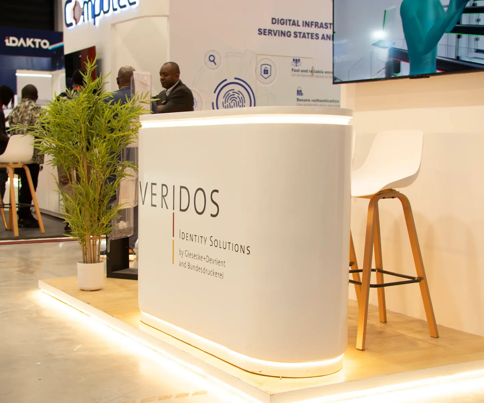 Stand VERIDOS — Parc Expo. Abidjan — VERIDOS (Giesecke+Devrient & Bundesdruckerei) — Tech — ID4AFRICA 2026, Abidjan, Côte d'Ivoire — vue 2